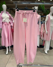 Load image into Gallery viewer, Classy Barrel Pants
