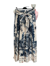 Load image into Gallery viewer, Firenze Satin Pants
