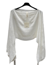 Load image into Gallery viewer, Flowy Wide Sleeved Blouse
